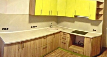 Фото современной двухцветной кухни из МДФ от производителя